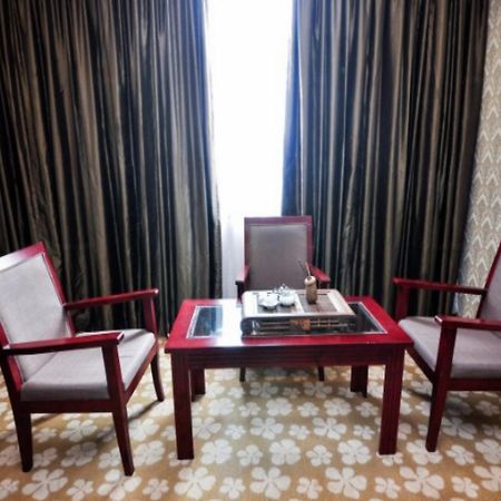 Ximala Business Hotel - Jia He Branch Kanton Exteriér fotografie